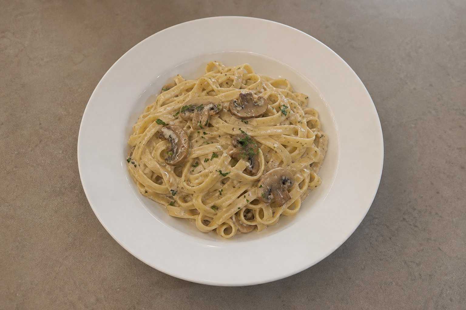 Trüffelpasta vor der Bildoptimierung